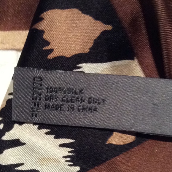 Silk square scarf. Like new - Picture 6 of 7